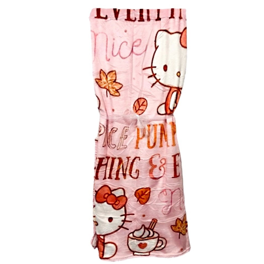 NWOT Large Size Hello Kitty Pumpkin Spice Fall Fleece Blanket